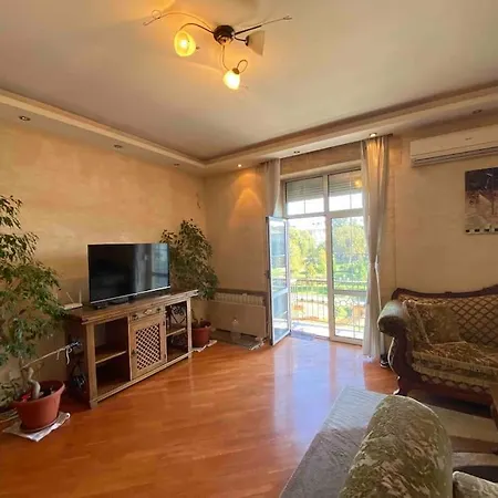 公寓 Grand Residency Luksuzan Stan U Centru Grada 贝尔格莱德